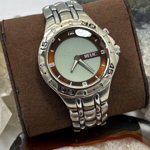 Relic Watch Men ZR55055 Silver Tone 39mm Animated Stripe Dial New Battery 6”